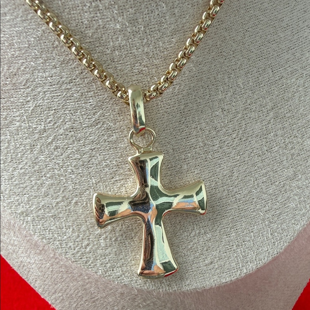 Elegant Gold Cross Pendant Necklace 16-20 inch - Picture 2 of 3